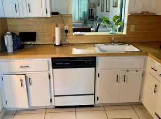 3571 Inverrary Dr APT 101, Lauderhill, FL 33319