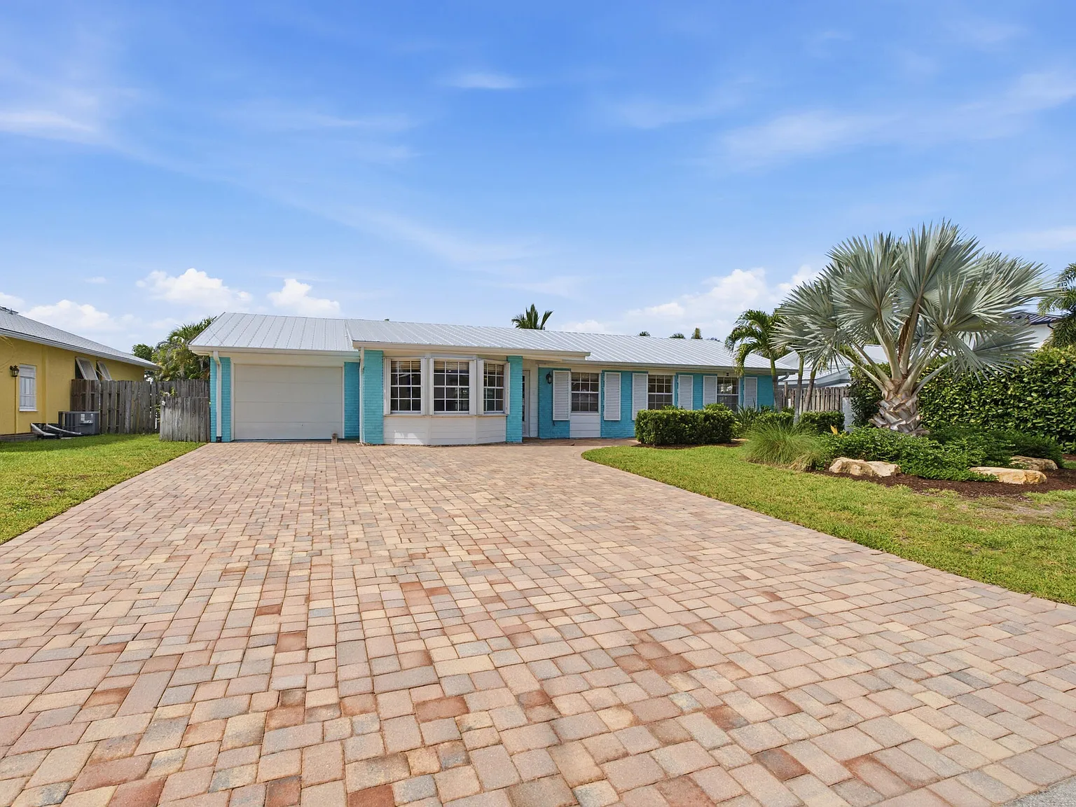 3 bed, 2.0 bath, 1501 sqft, $5,500 — Photo 2