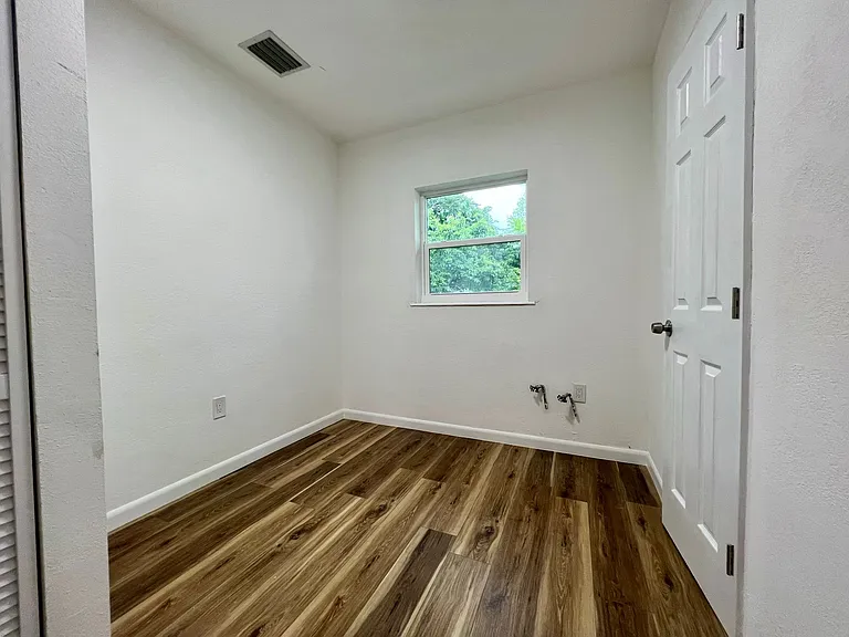 8550 NE 8th Ct #8550 — Photo 12