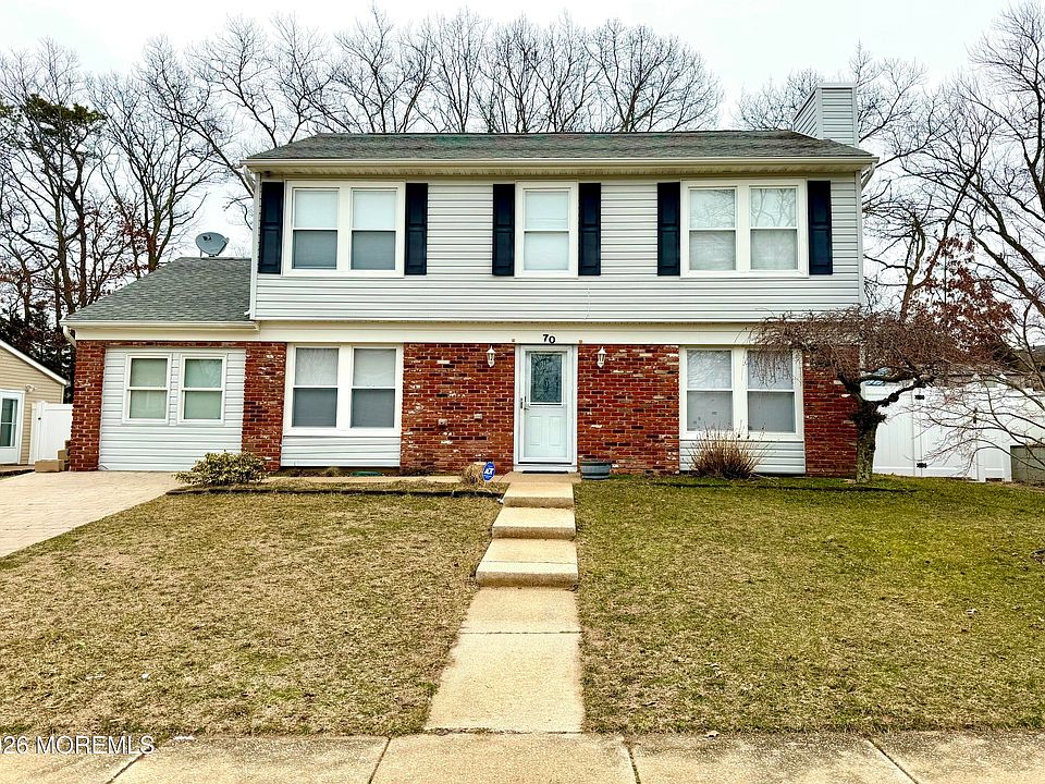 1st image of 70 Village Dr