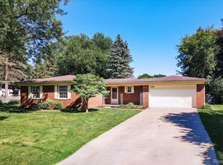 11366 Chicago Rd, Warren, MI 48093