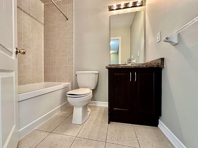Brampton Townhouse for rent - 4 Bedrooms — photo 14