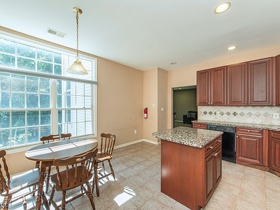 5th image of 121 Turlington Ct