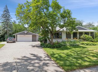 3209 Kingfisher Ct, Rolling Meadows, IL 60008