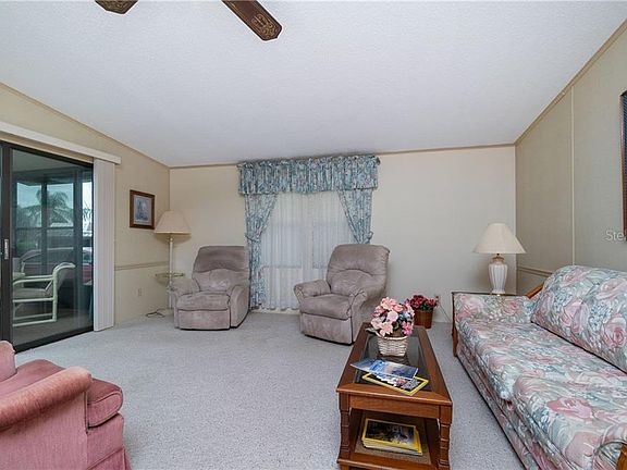 3rd image of 755 Butterfield Cir