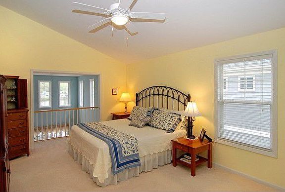 4th image of 421 Island Pointe Dr