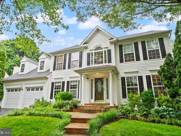 316 Oakcrest Manor Dr NE, Leesburg, VA 20176