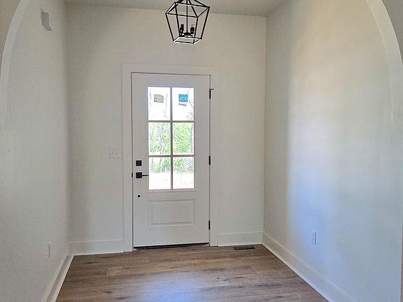 2nd image of 413 Krauss Dr