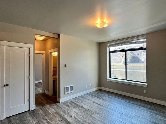 4th image of 2230 SE Morrison St APT 3