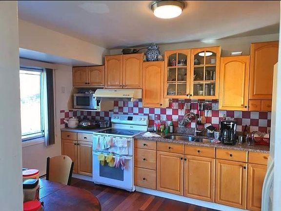 4th image of 569 Meryl Dr