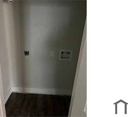 3rd image of 2346 Evergreen Dr