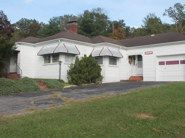 212 Church St, Rich Creek, VA 24147
