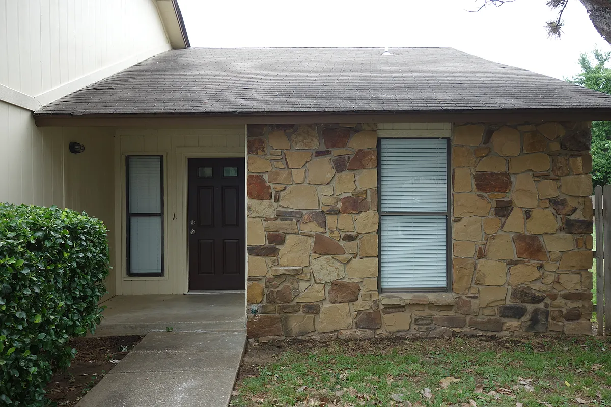 Walkway and front entry - 1703 E 66th St S
