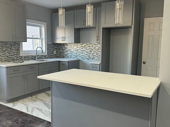 18604 Foch Blvd, Saint Albans, NY 11412