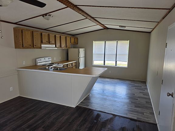 3rd image of 181 Kelly Rd