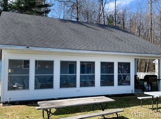831 S Bass Lake Dr, Vestaburg, MI 48891