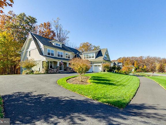 2nd image of 8438 Bearhurst Dr