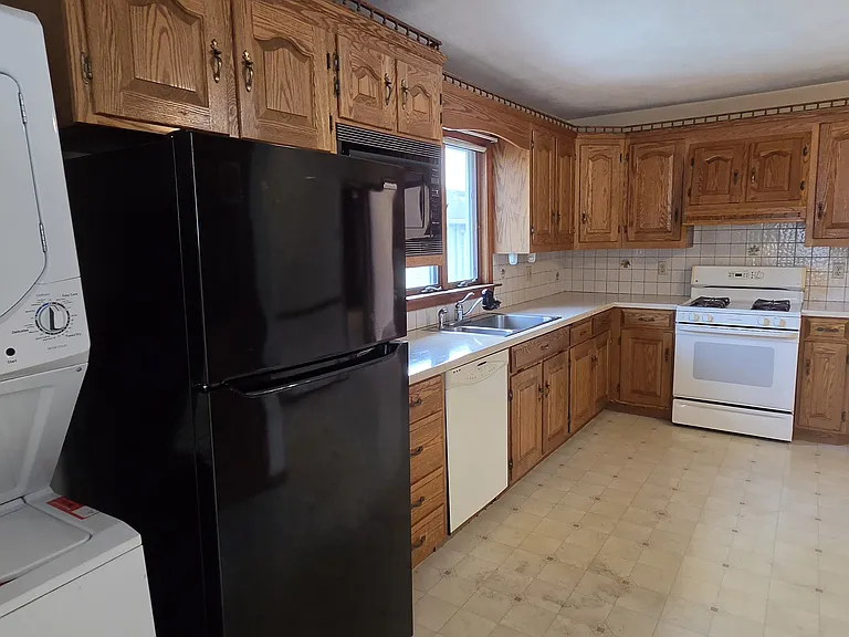 40 Englewood Ave #2 — Photo 5