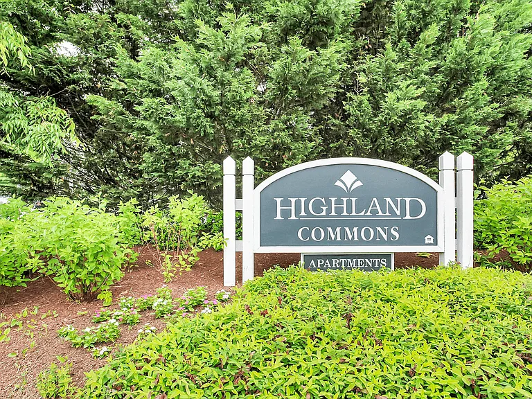 Highland Commons Apartments — Photo 12