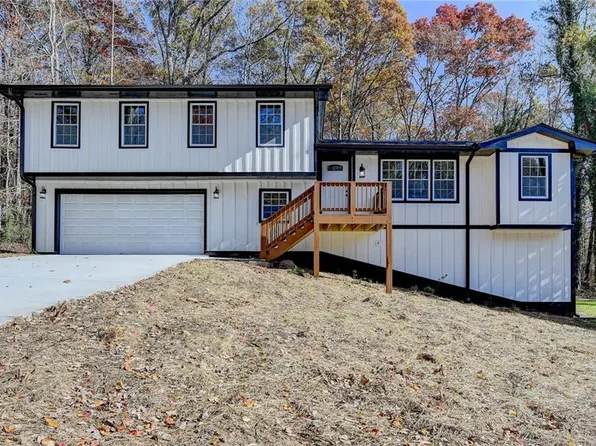 5847 Navarre Ct, Stone Mountain, GA 30087