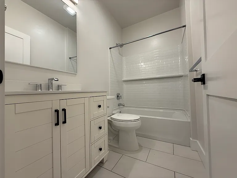 160 Main St #1 — Photo 15