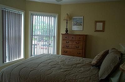 5th image of 407 Eagle St #12