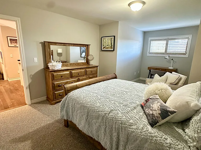 8 Robbie Way — Photo 21