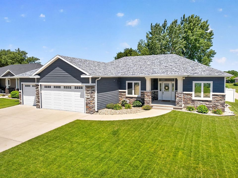 1st image of 523 Kingston Cir