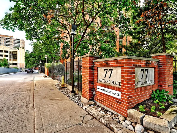 77 Maitland Pl #623, Toronto, ON M4Y 2V6