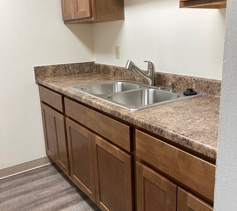 1st image of 1320-1322 W Meadows Dr #18180795