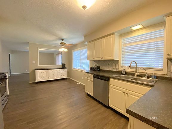 4th image of 5526 Fullview Heights Dr