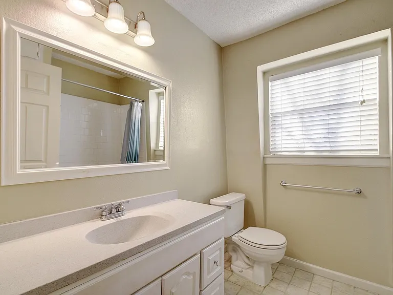 1704 E M Franklin Ave #C — Photo 12