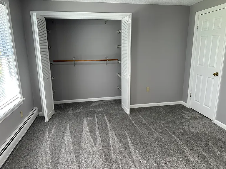 142 Eden Ave — Photo 2