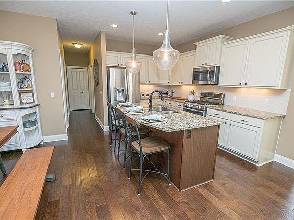 5th image of 4991 Woodcliff Cir