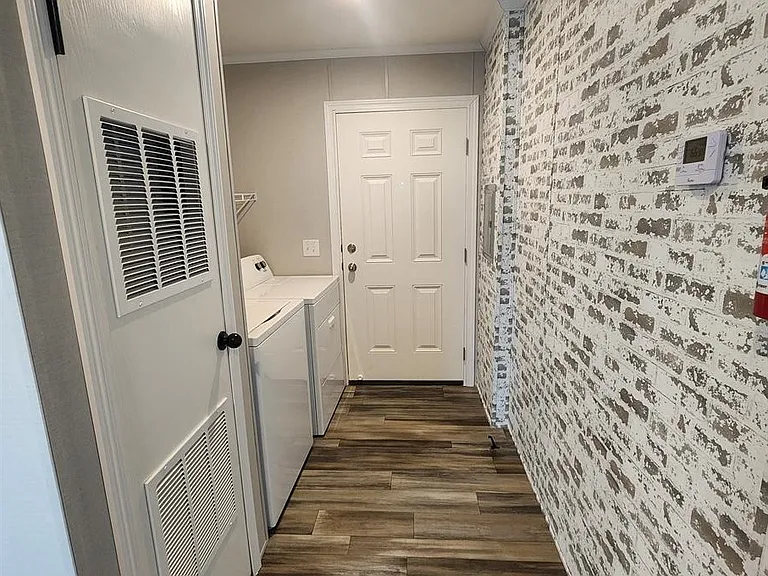 317 Loden Dr — Photo 5