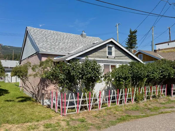 8005 S 19th Ave, Crowsnest Pass, AB T0K 0M0