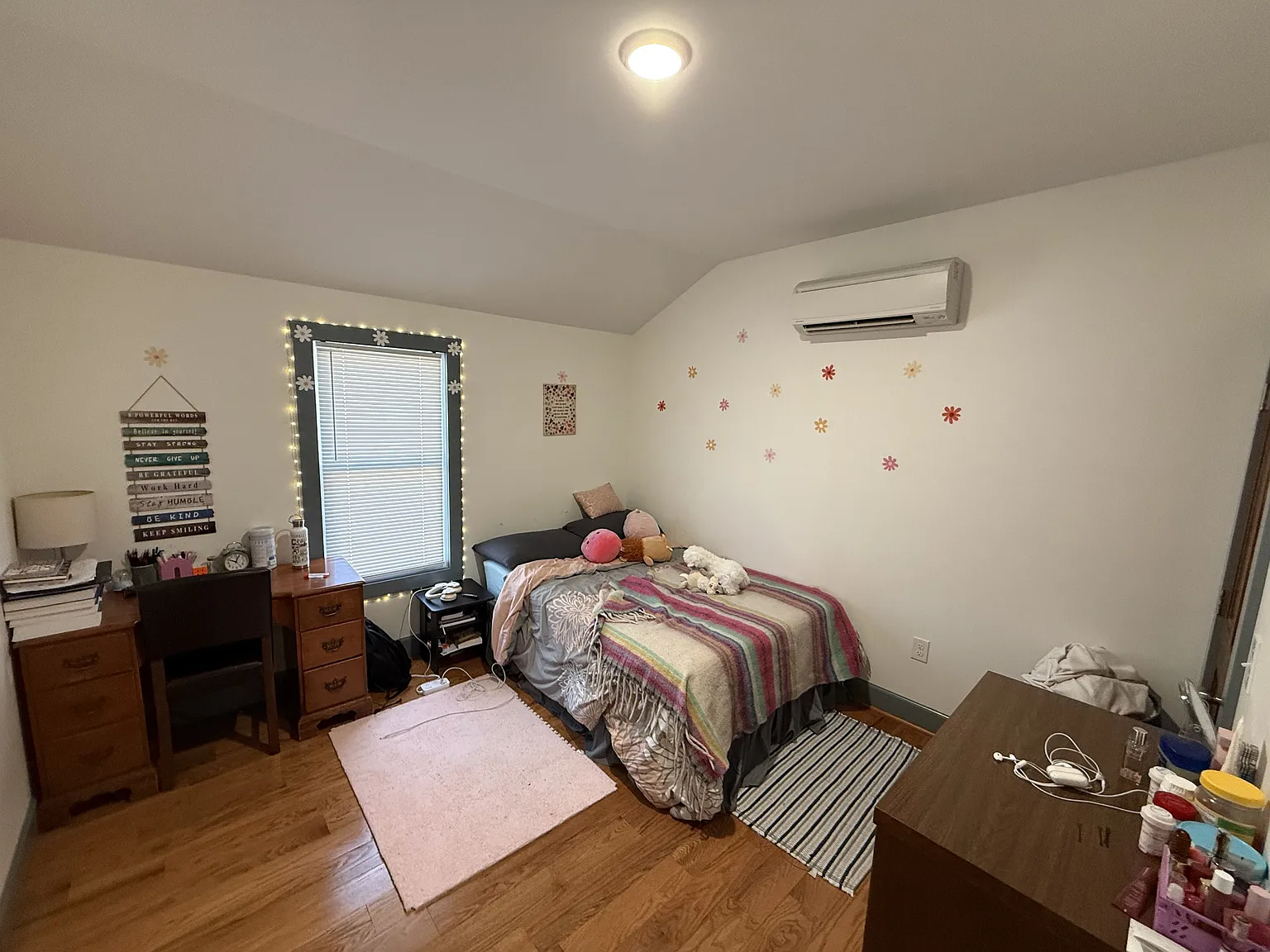 413 S Aurora St (Leasing Only) - 1 — Photo 4