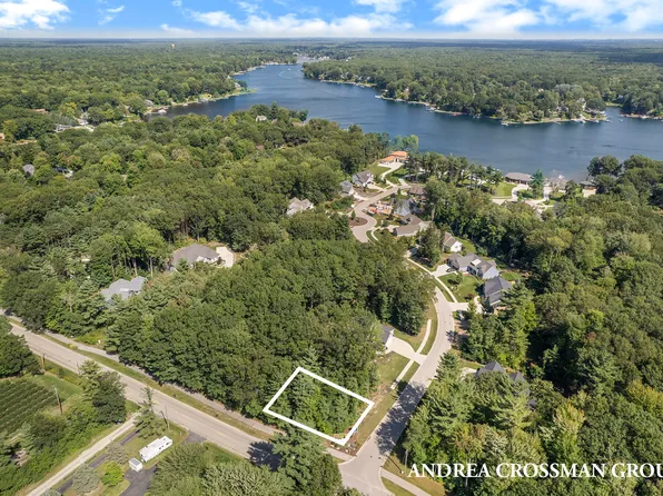 16179 Coventry Ln #30, Spring Lake, MI 49456