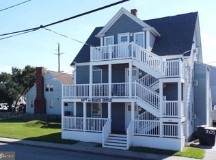 205 10th St, Ocean City, MD 21842