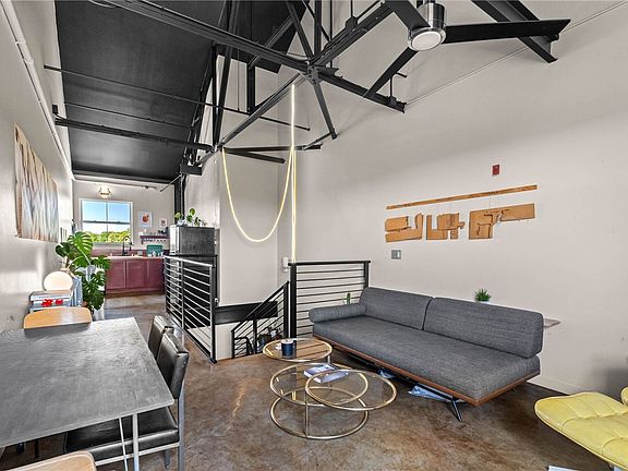 4th image of 525 S School Ave #450
