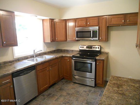 5th image of 2897 Sunnycrest Dr