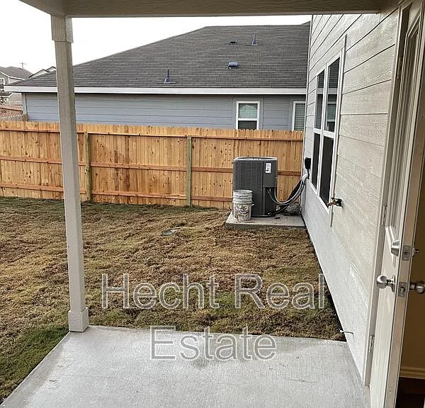 451 Forsythia — Photo 6