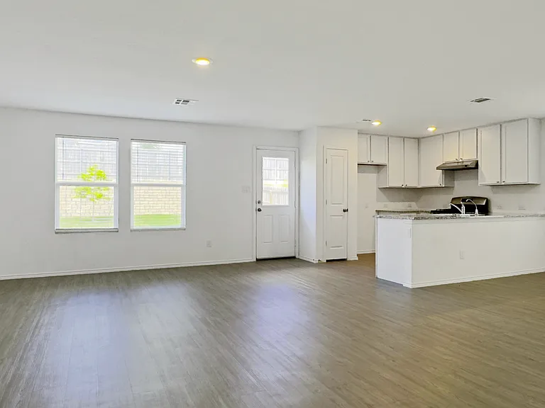 13930 Wool Park — Photo 2