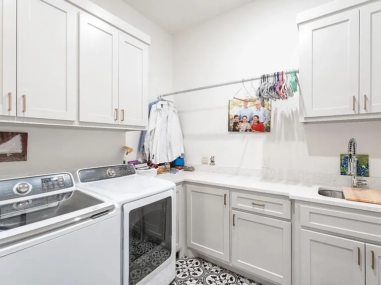 1205 Buckingham Ave — Photo 20