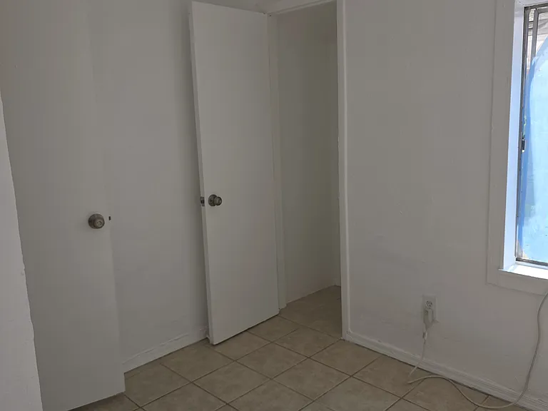 3818 W Portland St — Photo 10