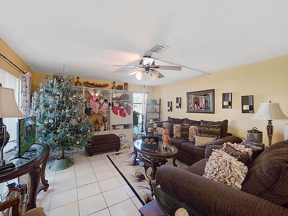 4th image of 4827 Alder Dr APT A