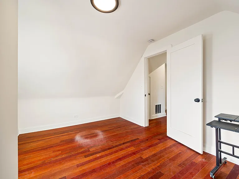 1118 Garnett Pl #2 — Photo 10
