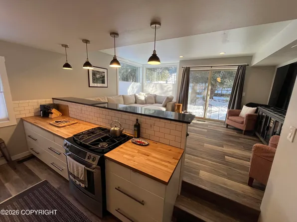 180 Powder Dr #6A, Girdwood, AK 99587