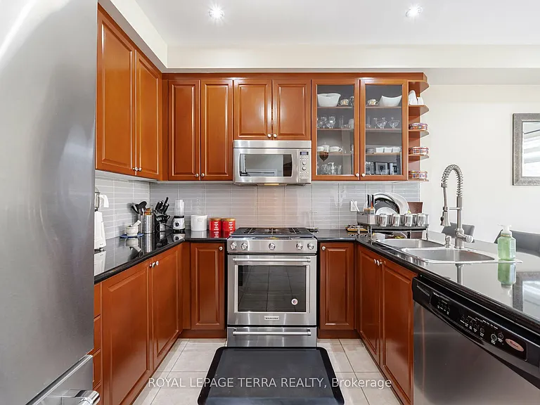30 Eatonville St #UPPER — Photo 22