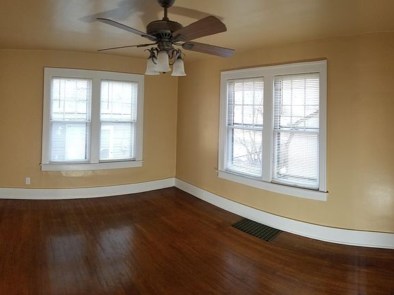 5th image of 114 Parkdale Ave